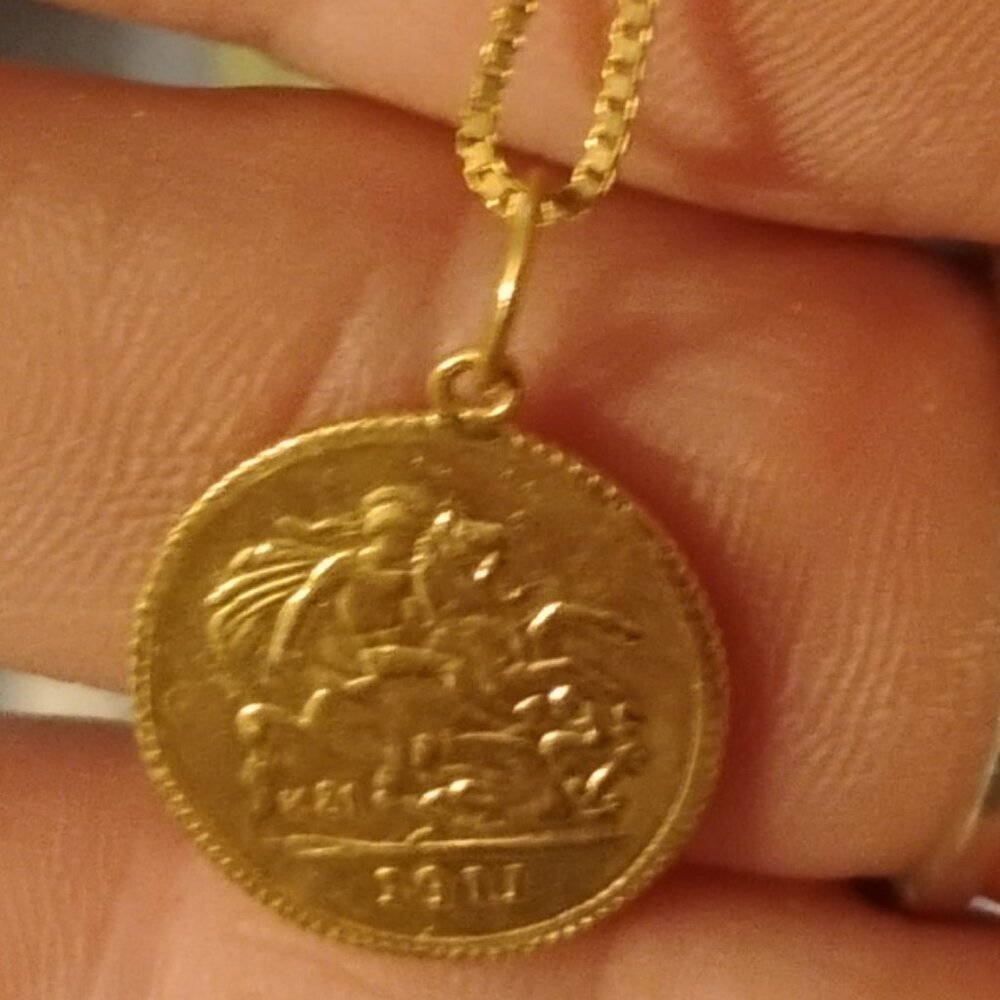 Gold chain and gold medallion